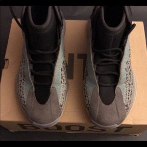 Yeezy Quantum Teal